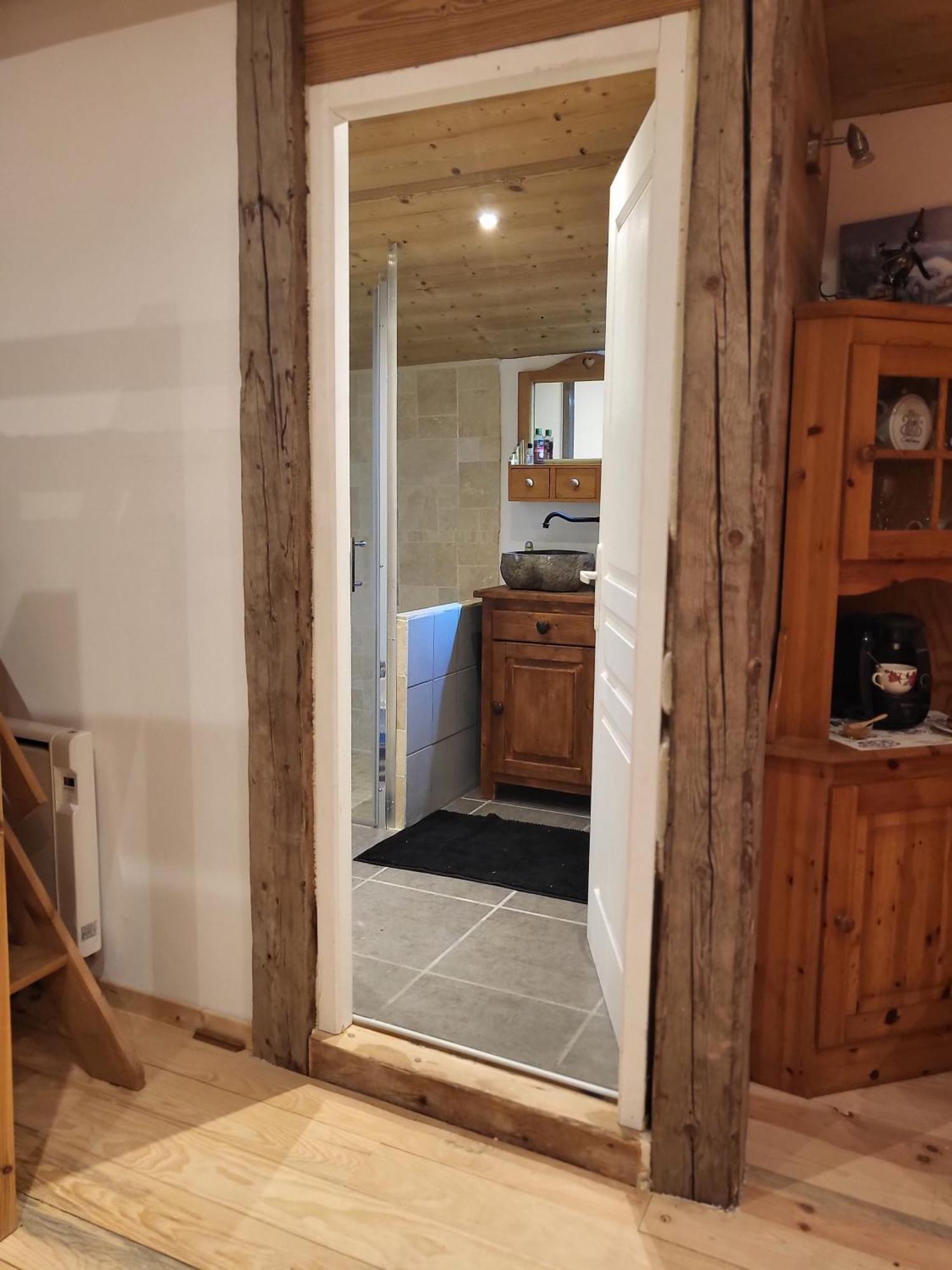 Le Nid Des Cerfs Bed & Breakfast Essert-Romand Bagian luar foto